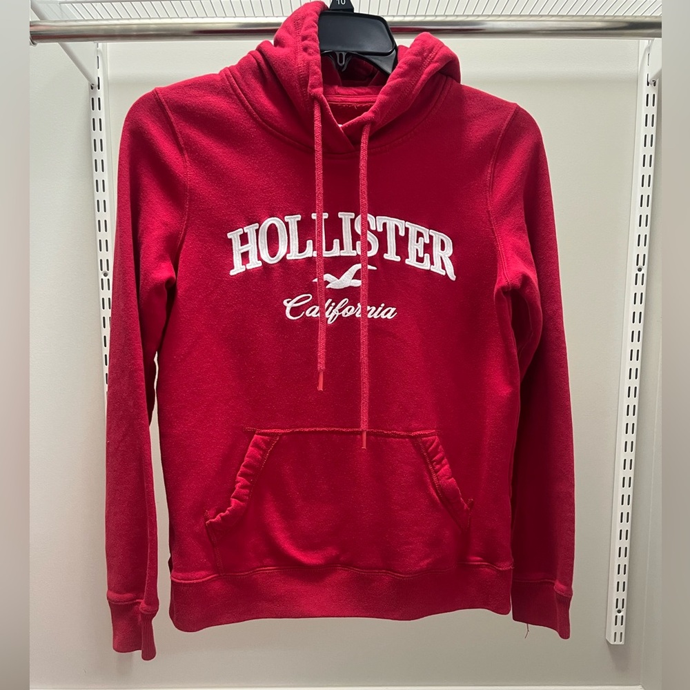 BEAUTIFUL Hollister Vibrant Red Pullover Hoodie